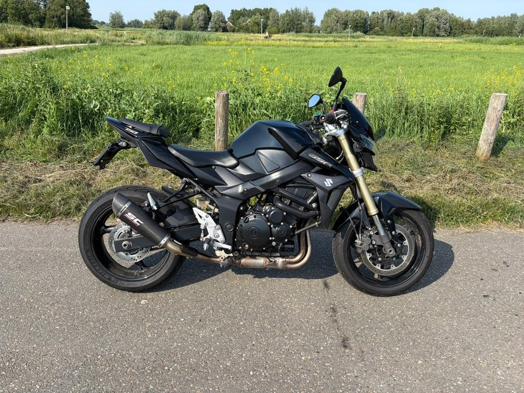 Suzuki GSR 750 ABS | 2011 | 21.814 km | SC-Project Uitlaat, Motoren, Motoren | Suzuki, 750 cc, Occasion, 4 cilinders, Motorrijbewijs A