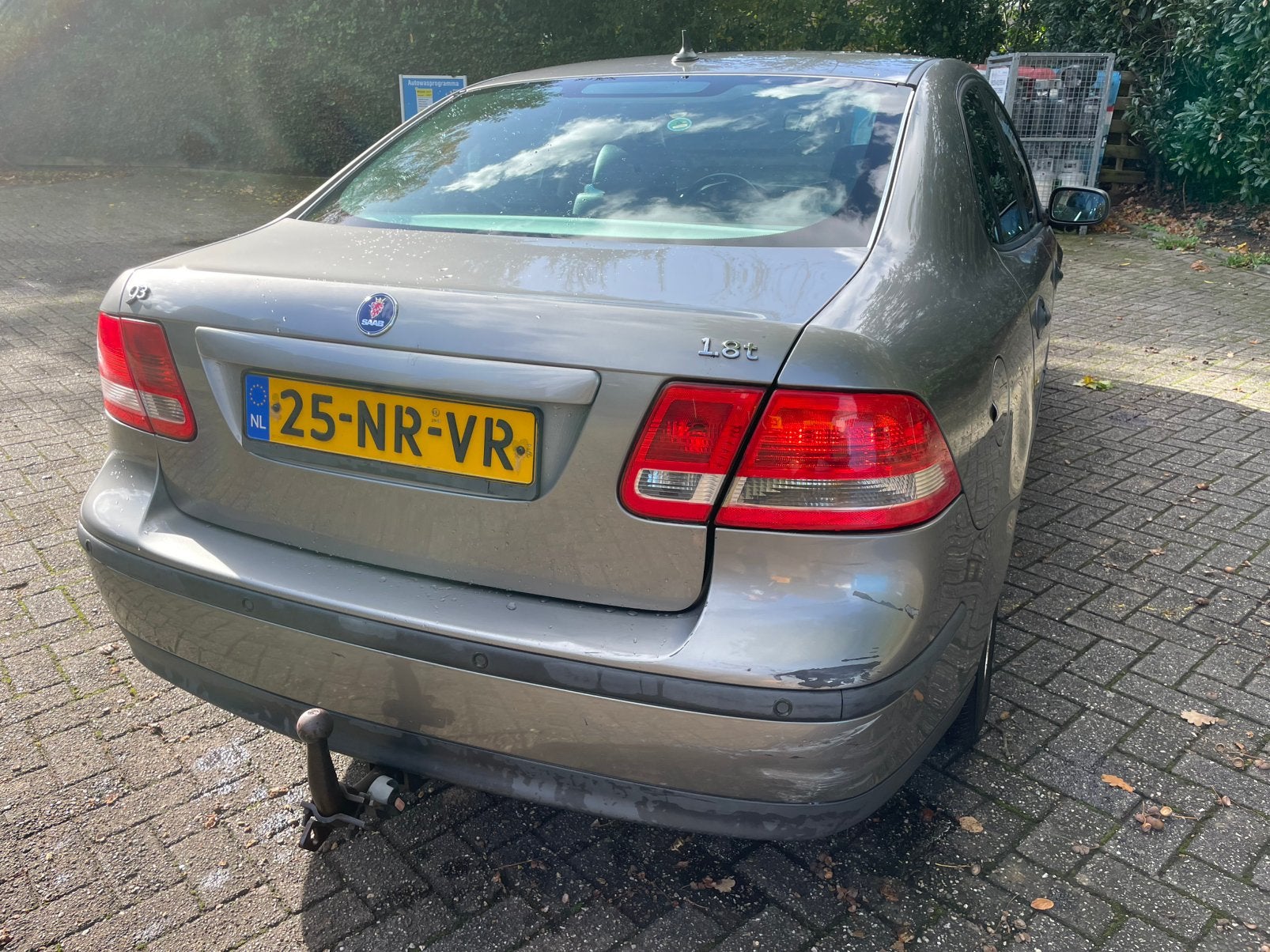 Saab 9-3 1.8 T Sport Sedan AUT 2004 Grijs, 1998 cc, 1440 kg, 4 cilinders, 75 €/maand