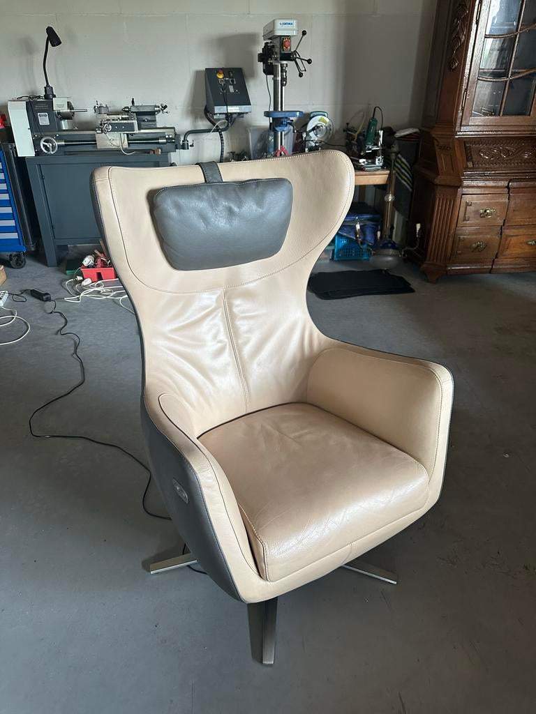 Leolux Ysolde Up relaxfauteuil, Ophalen, Gebruikt, Leer, 75 tot 100 cm