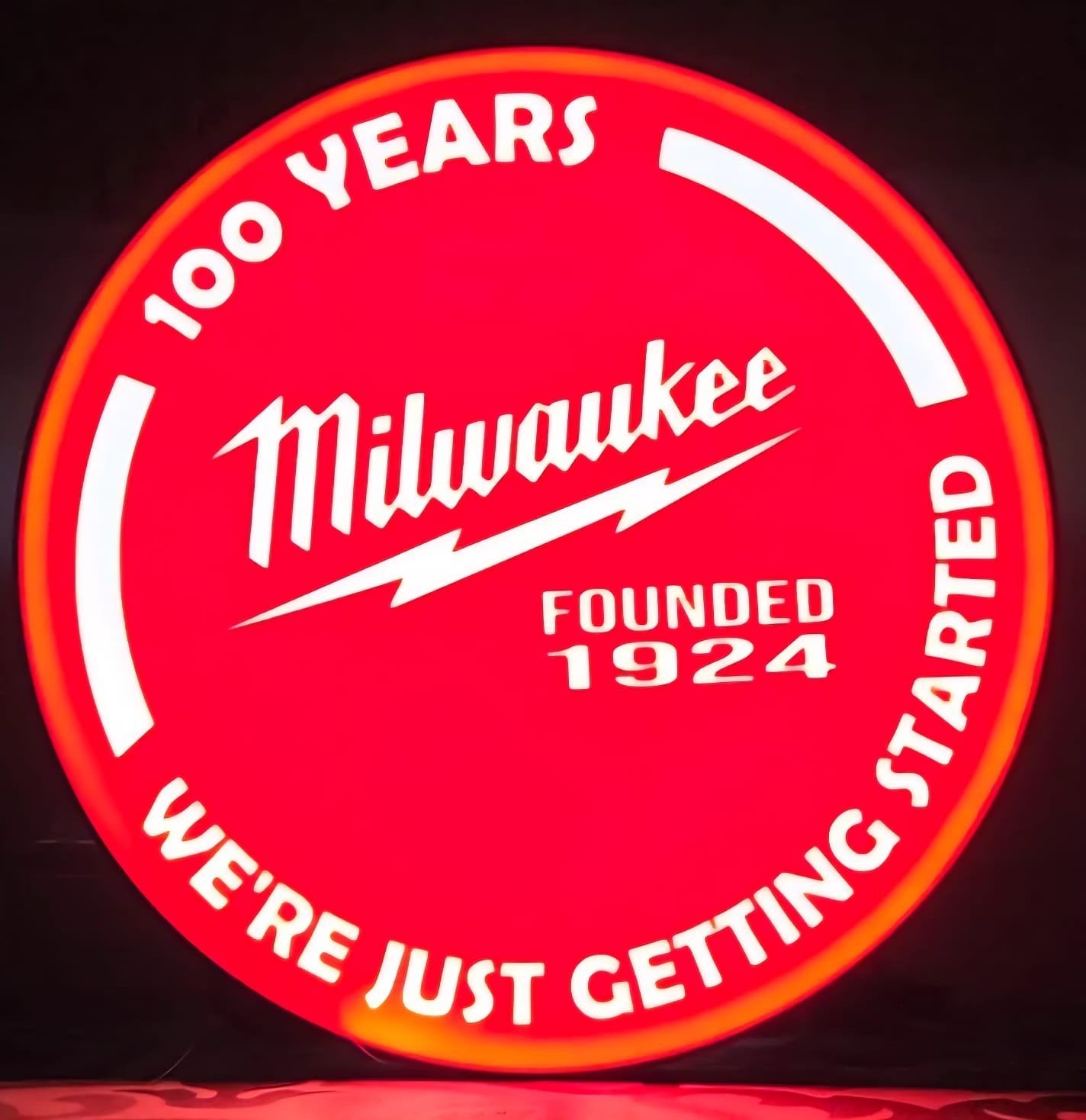 Milwaukee LED Lamp - 100 Jaar Jubileum Editie, Ophalen of Verzenden, Zo goed als nieuw, Lichtbak of (neon) lamp