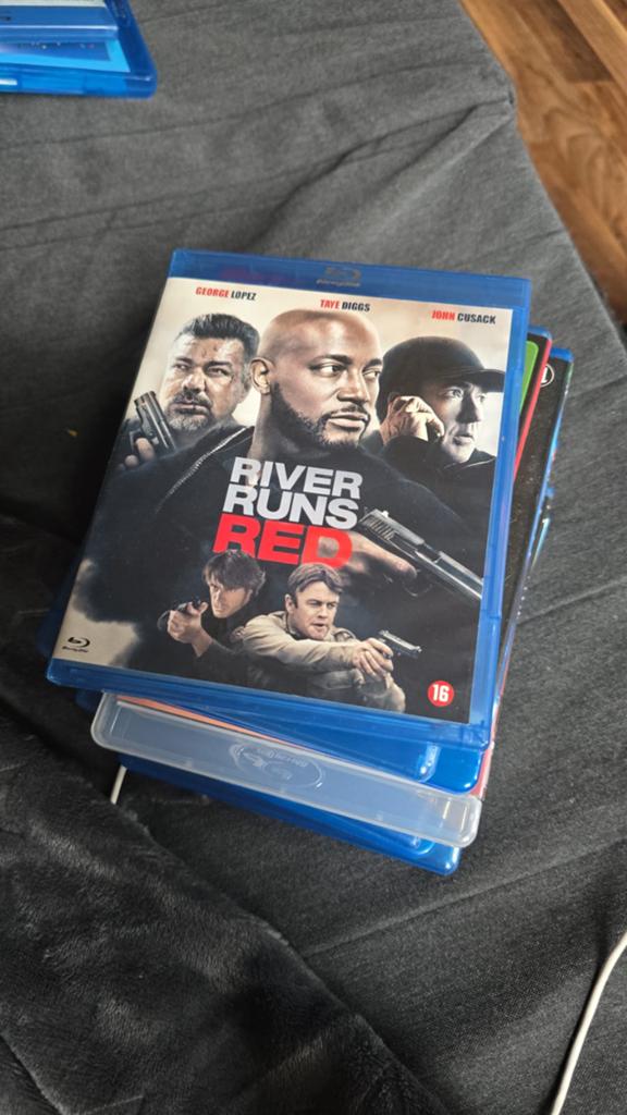 River Runs Red, Ophalen of Verzenden, Zo goed als nieuw, Actie
