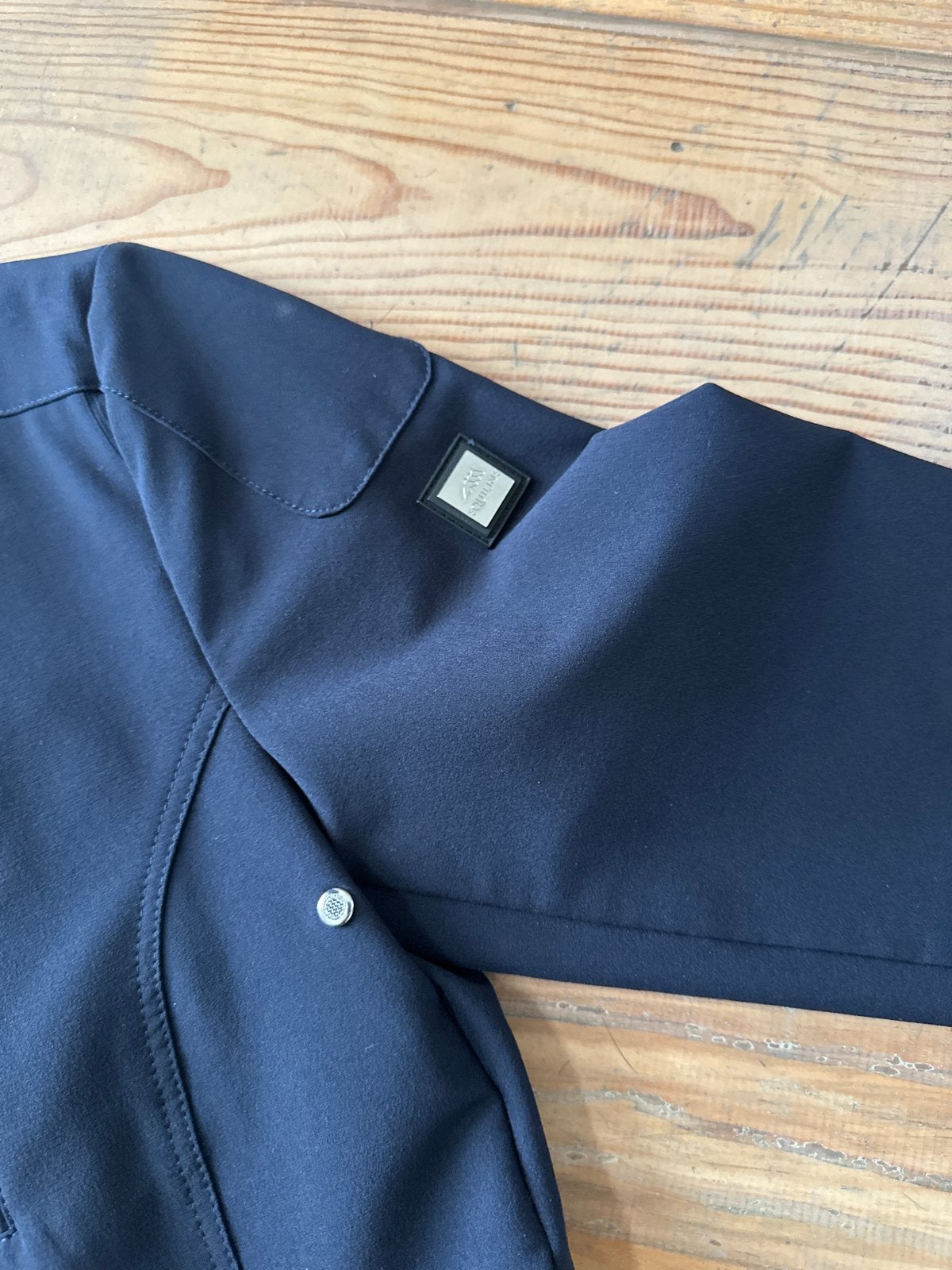 Equiline wedstrijdjasje donkerblauw maat 12/13, Dieren en Toebehoren, Ophalen of Verzenden, Zo goed als nieuw, Dressuur, Bovenkleding