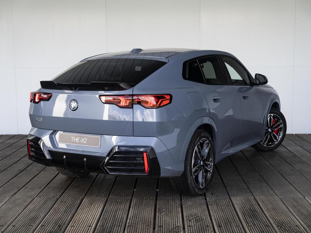 BMW iX2 xDrive30 M Sport Edition | M Sportpakket Pro | Premi, Auto's, BMW, Stof, IX2, Zwart, Overige kleuren