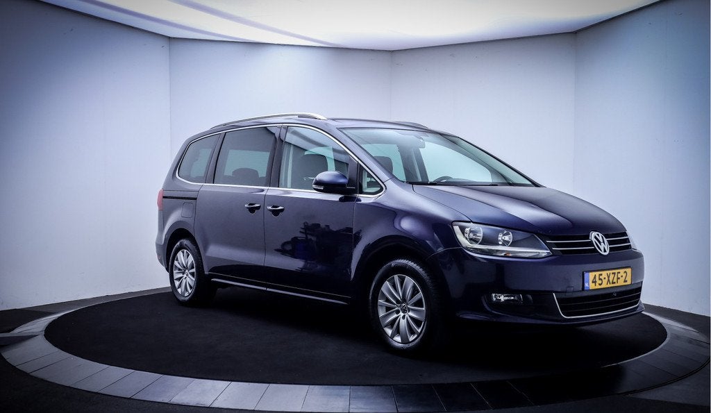 Volkswagen Sharan 1.4 TSI 7P COMF.LINE NAVI | CLIMA | TREKHA, Auto's, Volkswagen, Euro 5, Zwart, 4 cilinders, 150 pk