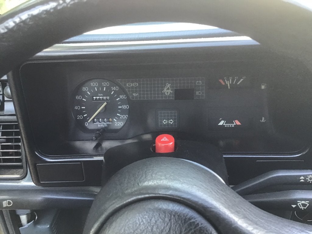 Ford Sierra 2.0 CL SDN K6 1988 Grijs, Auto's, Ford, 1350 kg, 4 cilinders, 100 pk, Origineel Nederlands