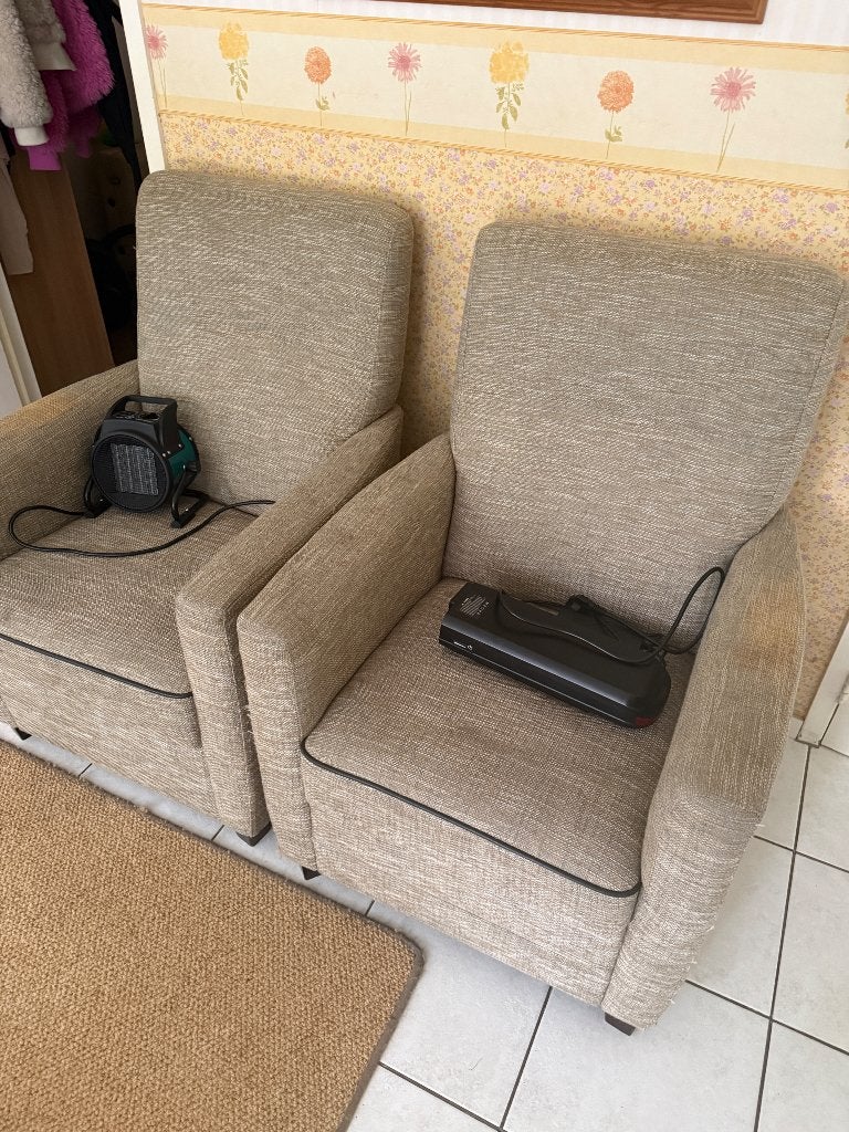 Gratis stoelen voor thuis, Ophalen, Gebruikt, Twee