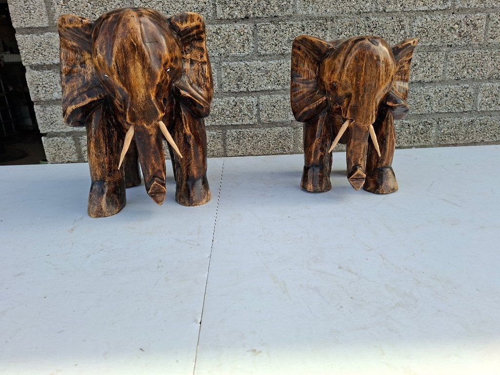 Set van twee handgesneden houten olifanten uit Afrika, Ophalen of Verzenden, Handgemaakt, Houtsnijwerk