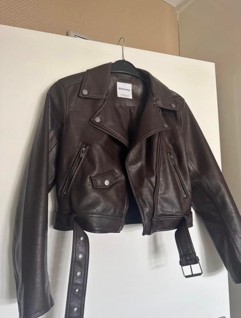 Bershka bruin leren jasje maat M - Nieuw, Kleding | Dames, Verzenden, Nieuw, Maat 38/40 (M), Bruin