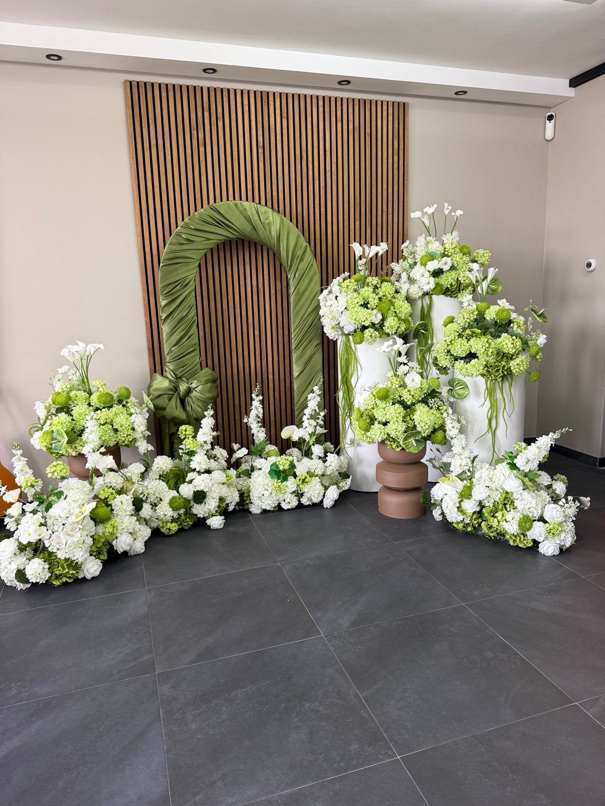 Bloemen Backdrop Verhuur - Groen & Wit Thema, Ophalen of Verzenden, Zo goed als nieuw, Versiering, Geboorte of Huwelijk