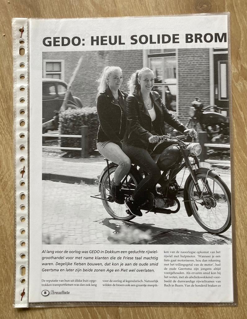 Map met documentatie GEDO Brommers uit Dokkum, Fietsen en Brommers, Handleidingen en Instructieboekjes, Verzenden, Zo goed als nieuw
