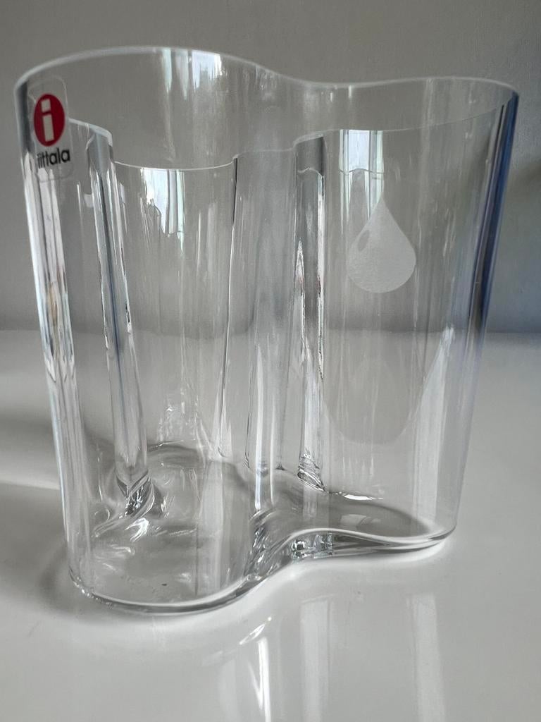 Speciale Uitgave Iittala Alvar Aalto 💧 Vaas 95 mm Nieuw, Ophalen of Verzenden, Nieuw, Overige kleuren, Glas