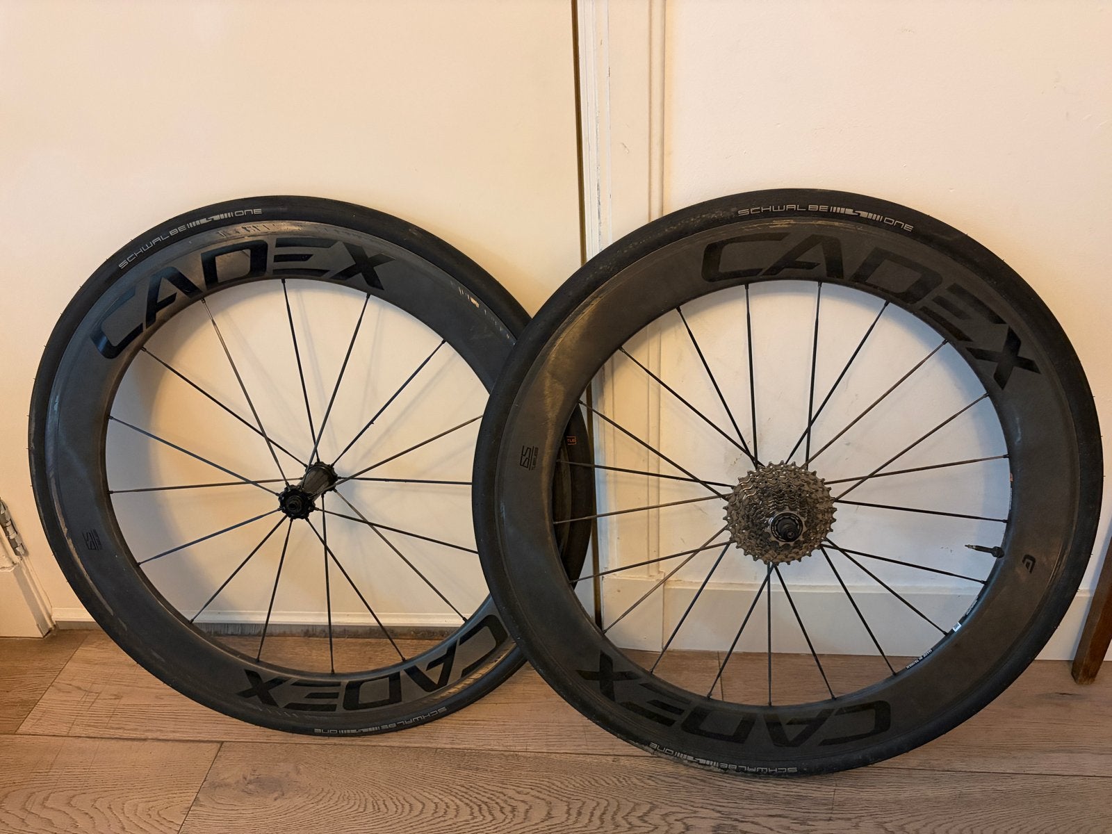 Cadex 65mm Carbon Tubeless Velgrem Wielset inc banden, Wiel, Ophalen of Verzenden, Zo goed als nieuw, Racefiets