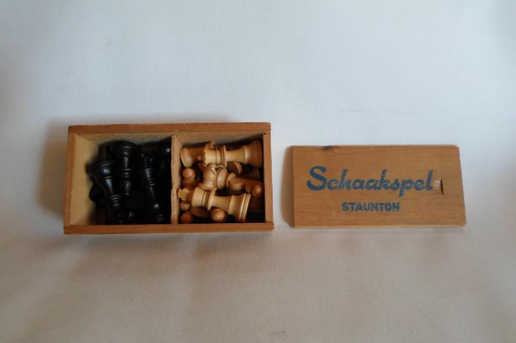 Staunton Schaakspel Klein, Een of twee spelers, Ophalen of Verzenden, Zo goed als nieuw, Staunton