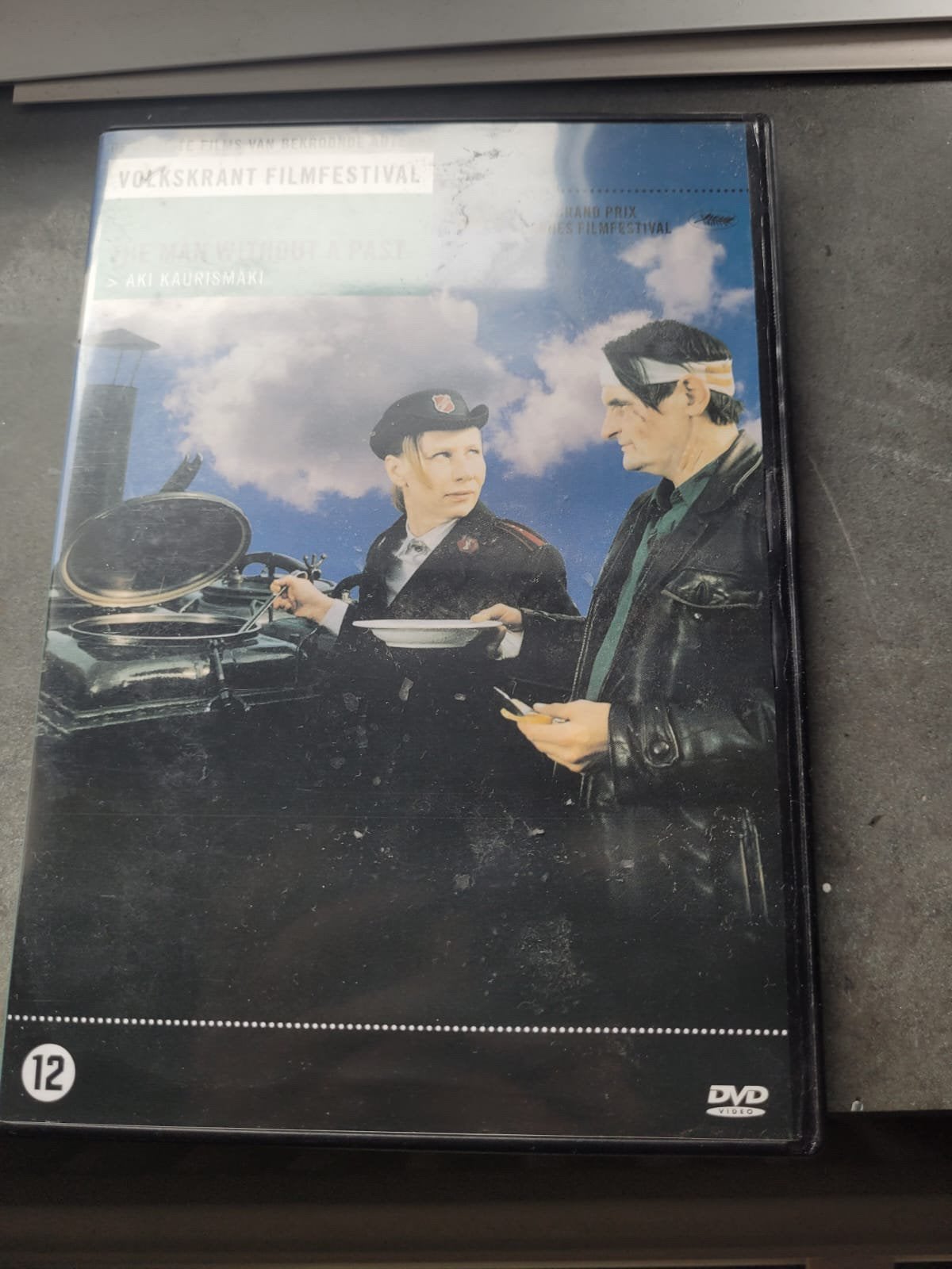 The man without a past volkskrant filmfestival cannes filmfe, Ophalen of Verzenden, Gebruikt