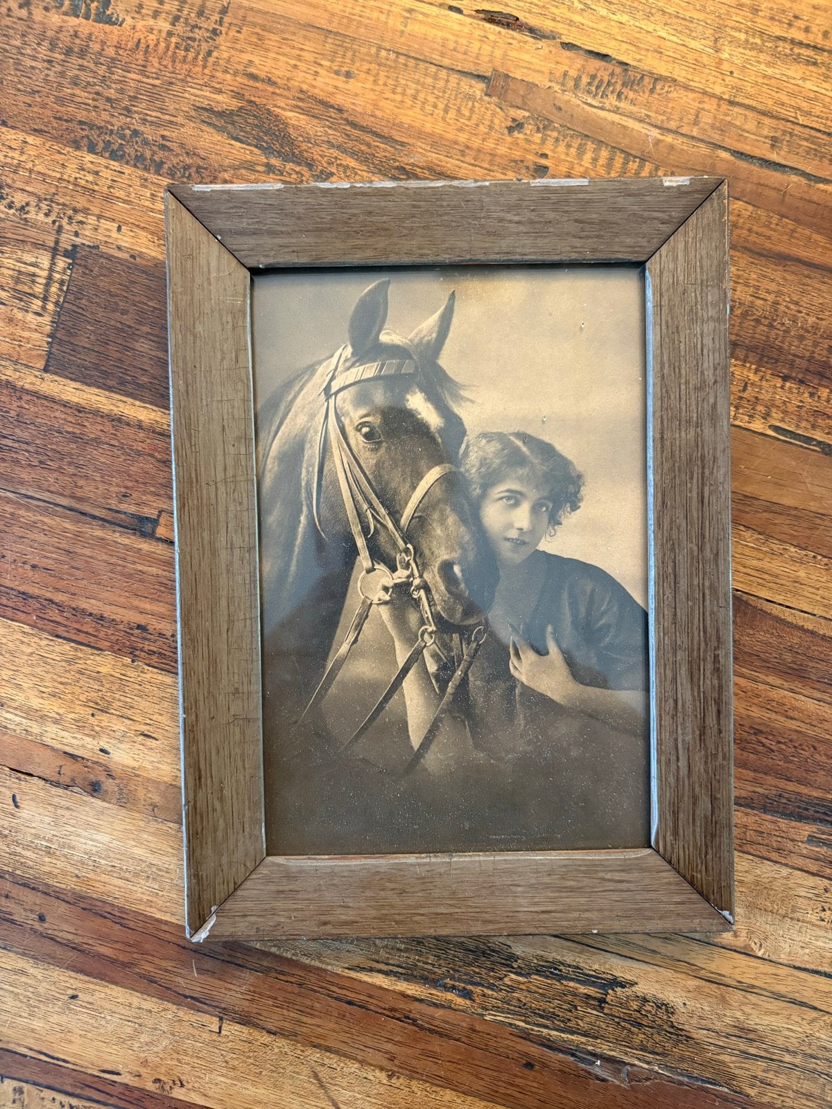 Vintage foto van vrouw met paard, ingelijst, Ophalen of Verzenden, Foto, Fotografie, Ingelijst