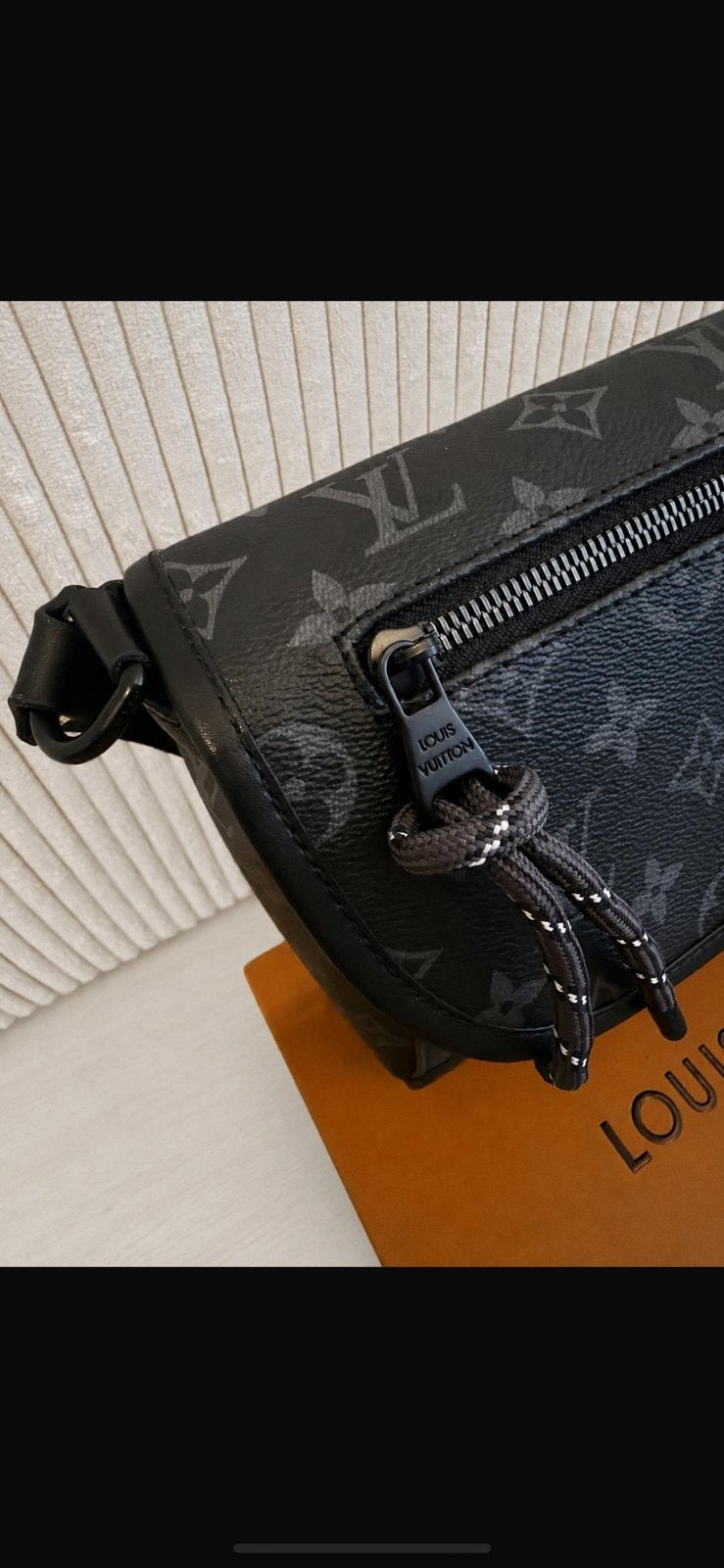 Louis Vuitton Pulse Messenger Monogram Eclipse, Ophalen of Verzenden, Zo goed als nieuw, Zwart