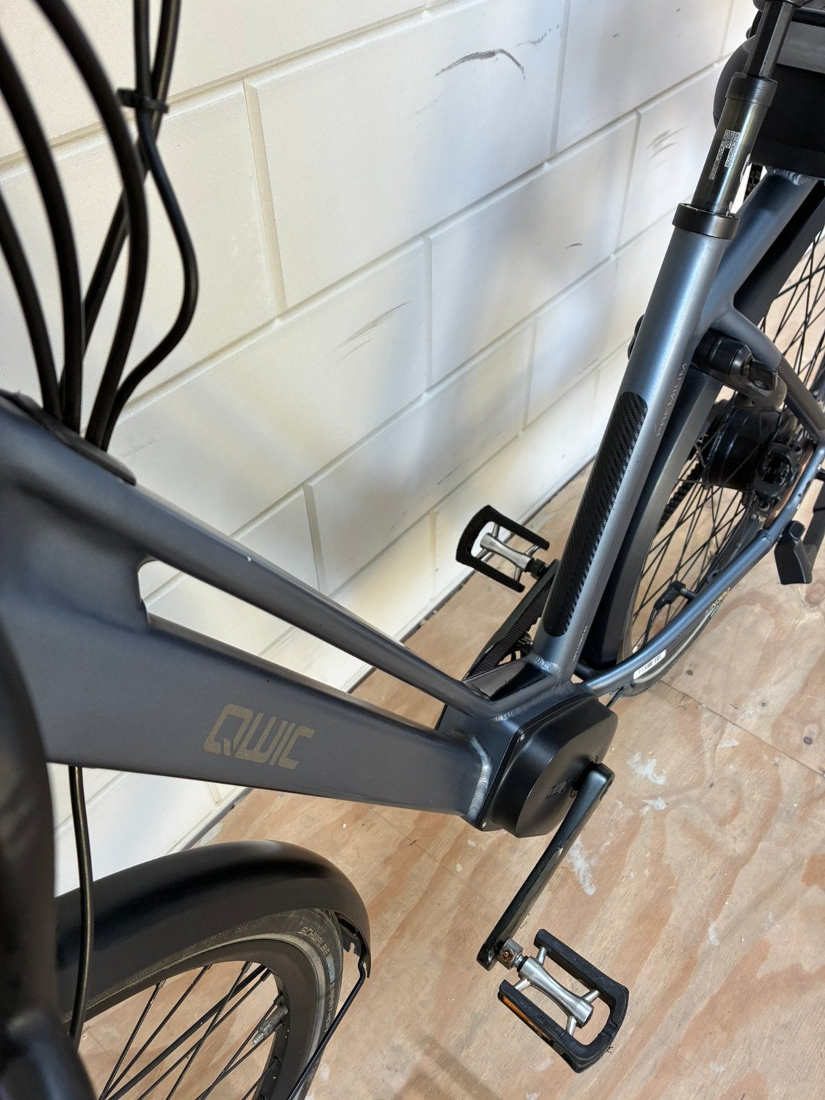 Foto 6 van Qwic Premium MN380 elektrische fiets Dames 53