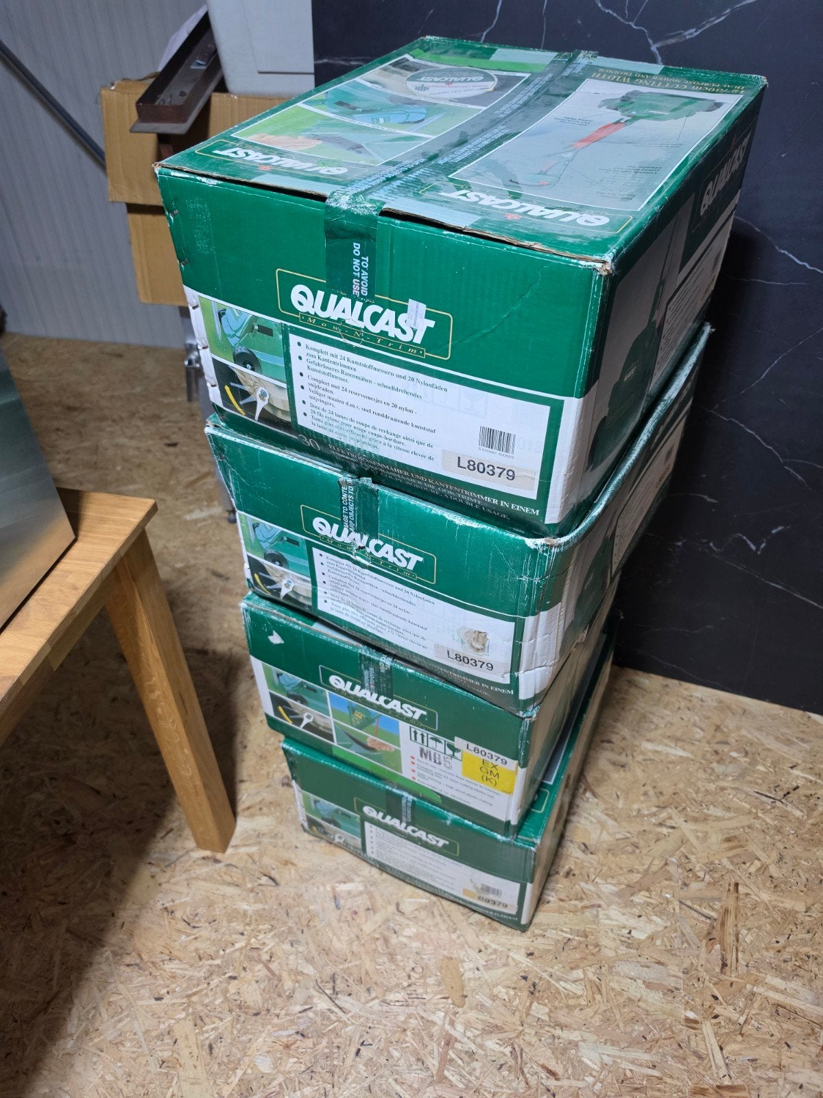 Elektrische Qualcast Grasmaaier en Kantentrimmer (4 stuks), Tuin en Terras, Cirkelmaaier, Elektrische grasmaaier, Nieuw, 30 t/m 39 cm