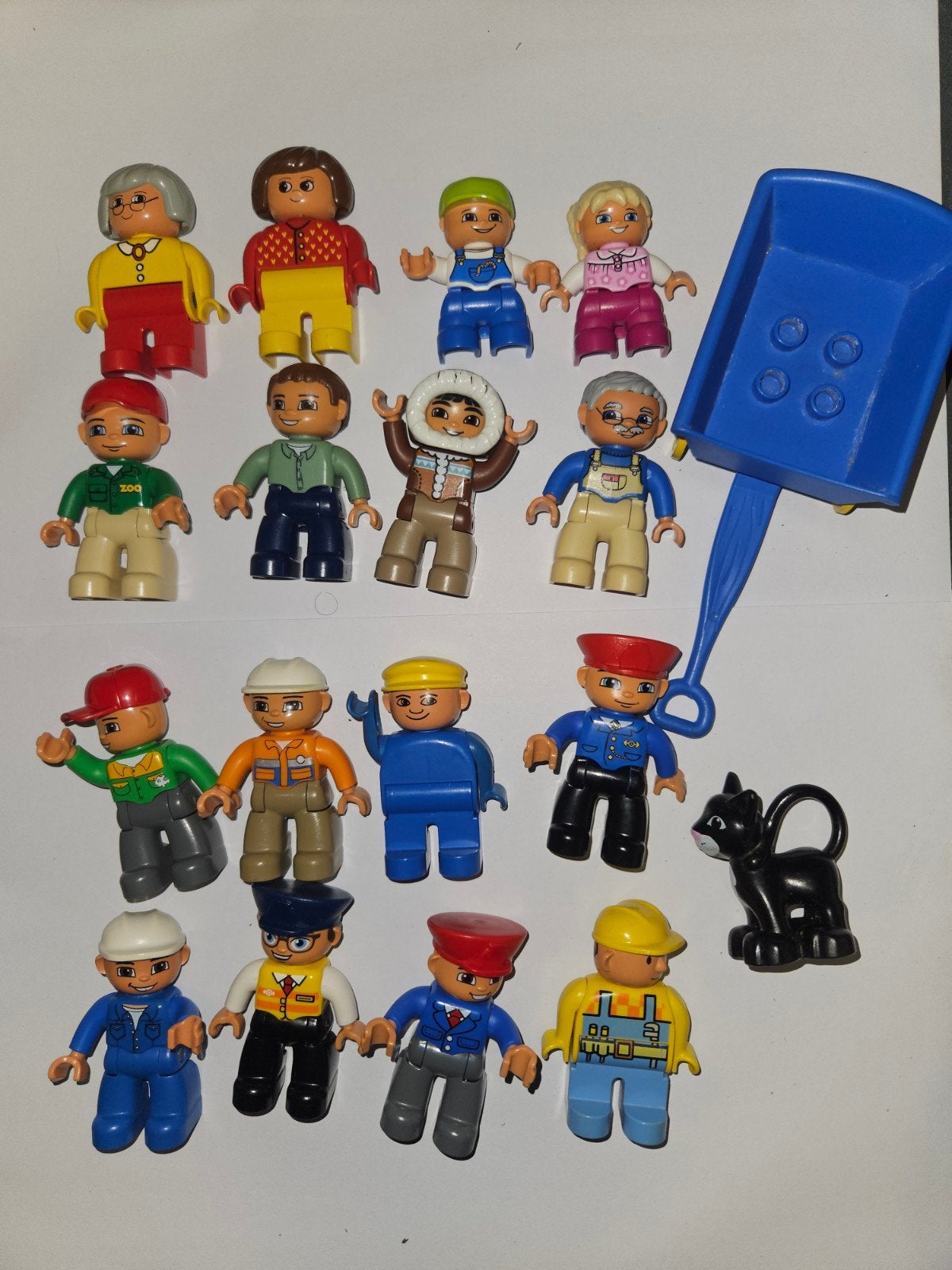 Duplo 16 poppetjes met bolderkar en kat, Kinderen en Baby's, Lego, Denemarken, Ophalen of Verzenden, Onbekend