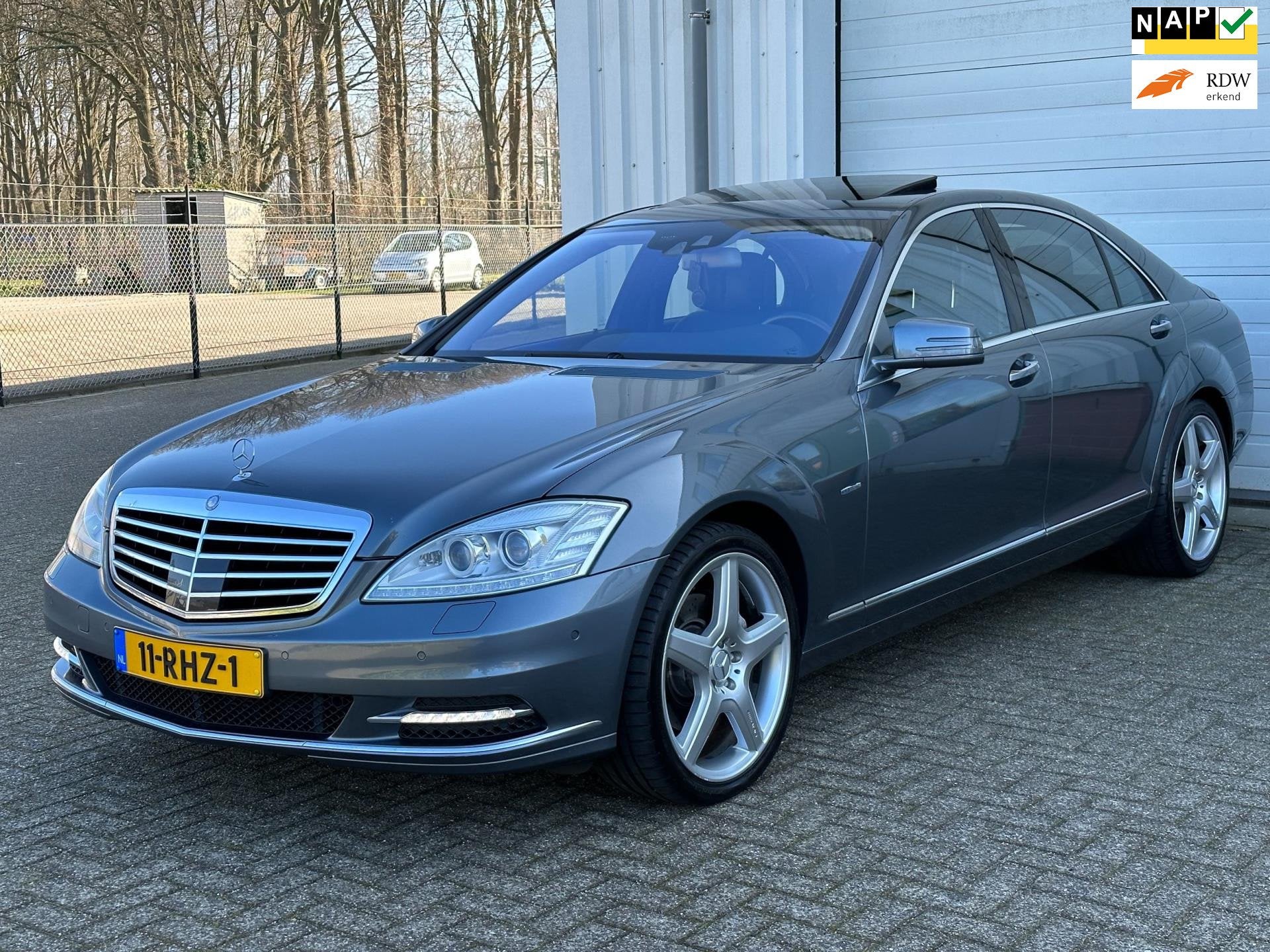 Mercedes-Benz S-klasse 350 CDI BlueEFFICIENCY Lang Prestige, Auto's, Dealer onderhouden, Achterwielaandrijving, Gebruikt, Zwart
