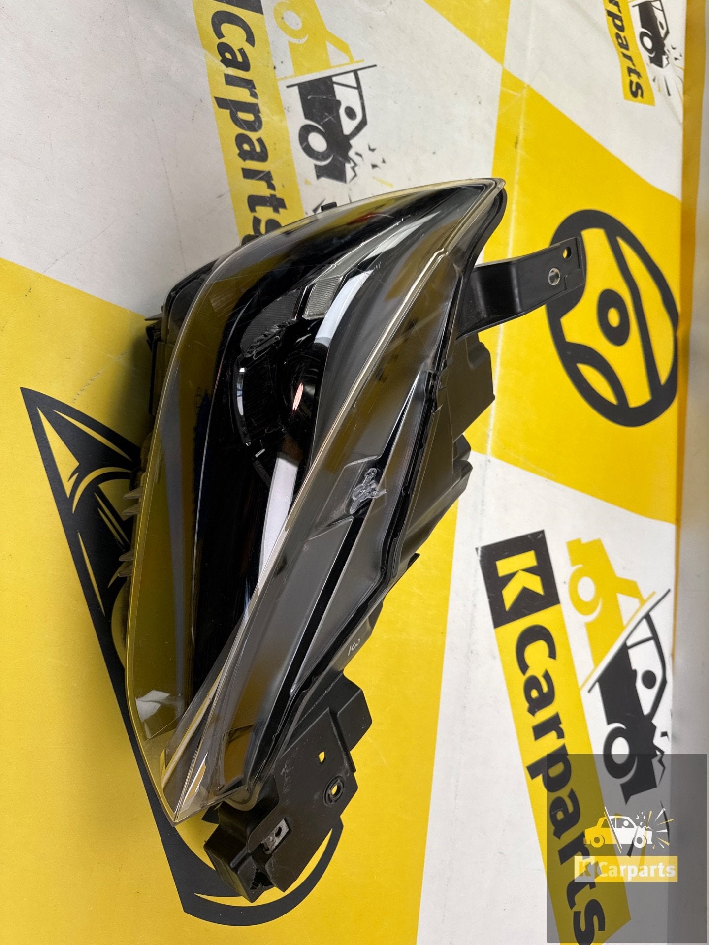 Mazda CX3 Led 10 Pin lamp rechts koplamp D10E-51030 Mazda Cx, Gebruikt, Shinchi, Fuchu-Cho 3-1
730-8670  Hiroshima, Mazda Motor Corporation