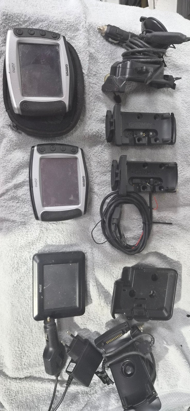 Garmin Zumo Navigatiesets (2x 550, 1x 220) met houders, Ophalen of Verzenden, Gebruikt