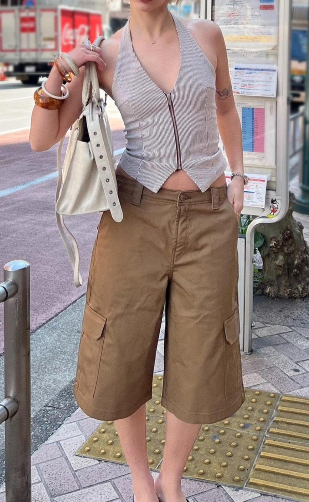Bershka oversized baggy cargo Bermuda Jorts, Bruin, Zo goed als nieuw, Driekwart, Maat 34 (XS) of kleiner