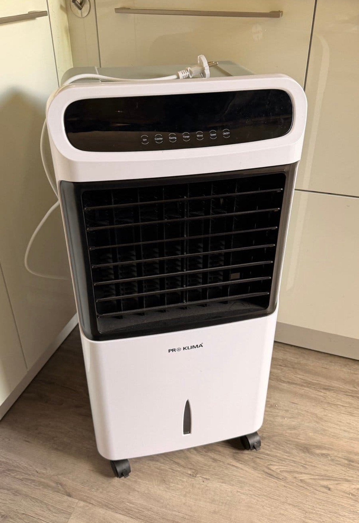 Pro Klima aircooler airco + ionisatie extra groot reservoir, Witgoed en Apparatuur, Ophalen, Zo goed als nieuw, Torenventilator