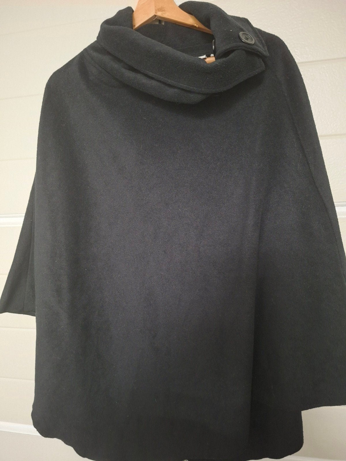 Trend One Zwarte Poncho/Cape Maat L/XL, Zwart, Maat 46/48 (XL) of groter, Ophalen of Verzenden, Trend One