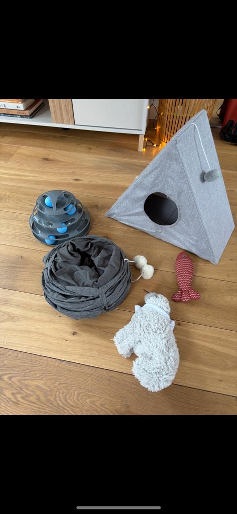 Veel kattenspullen, Ophalen, Nieuw