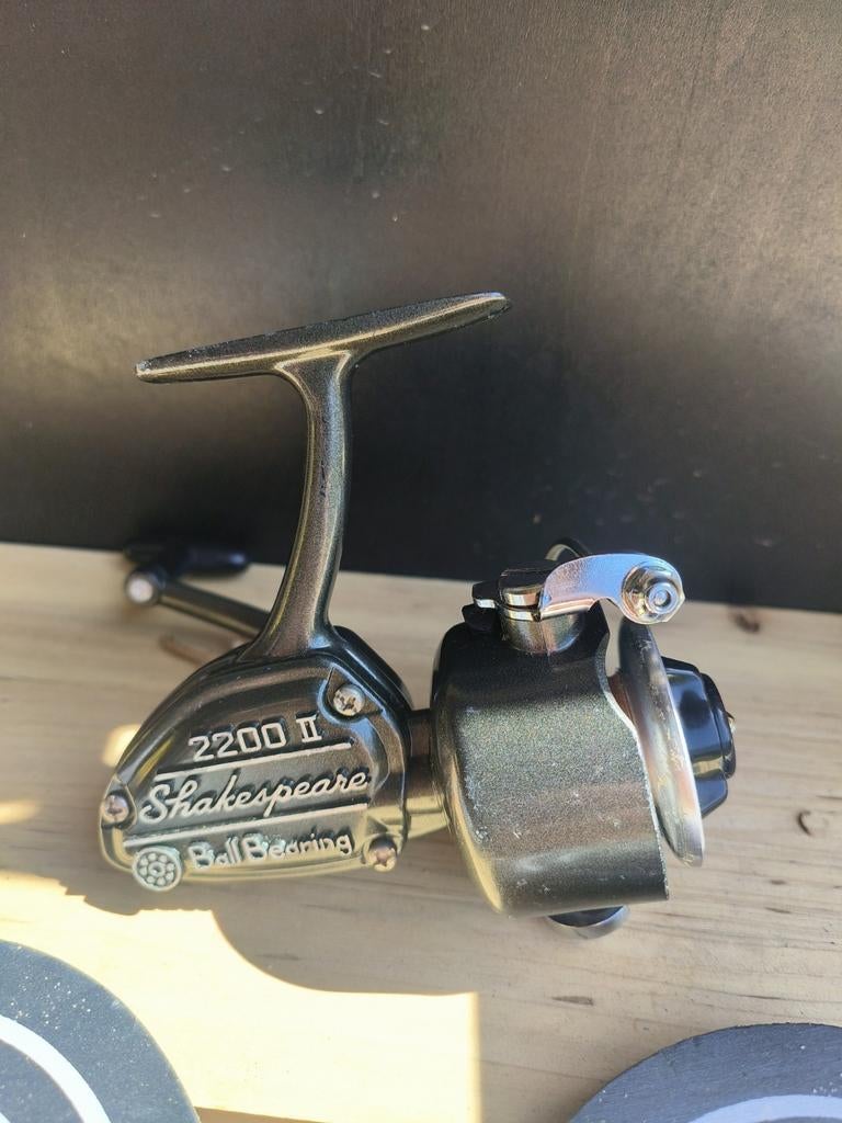 Shakespeare 2200 II Ball Bearing Vismolen - Made in Japan, Watersport en Boten, Ophalen of Verzenden, Gebruikt, Molen