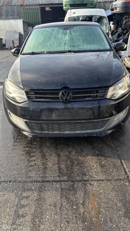 Voorbumper zwart lc9x Volkswagen Polo 6R ('09-'14), Auto-onderdelen, Ophalen, Gebruikt, Bumper, Volkswagen