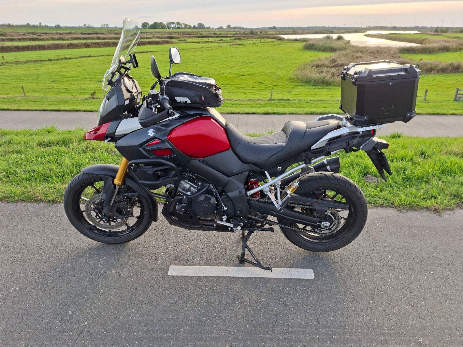Suzuki V-Strom 1000 - Avontuurlijke Toermotor, Ophalen of Verzenden, Gebruikt