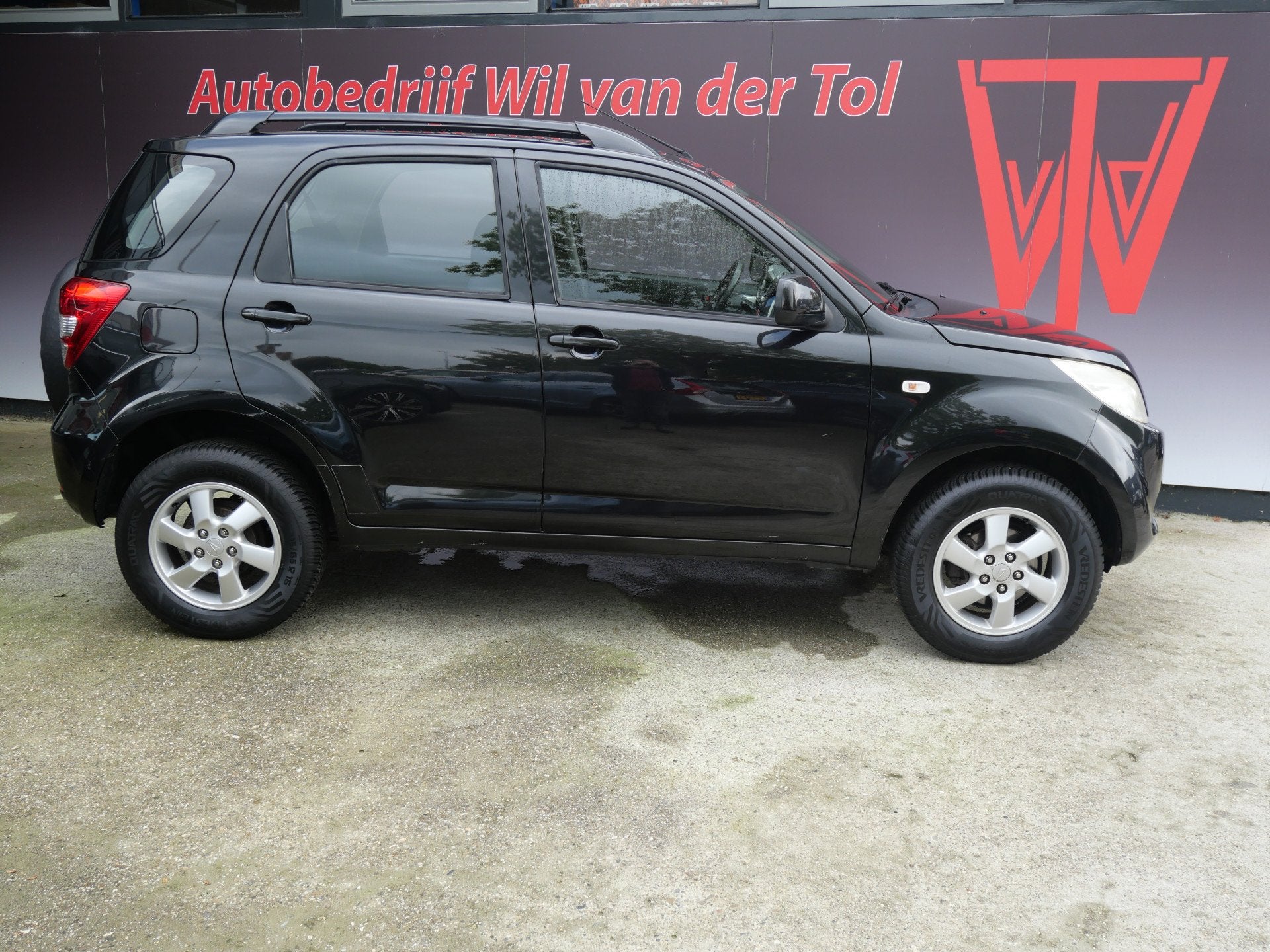 Daihatsu Terios 1.5 16v EXPLORE | AIRCO | ALL-SEASON | NL-AU, Auto's, 13 km/l, 1350 kg, Gebruikt, Zwart