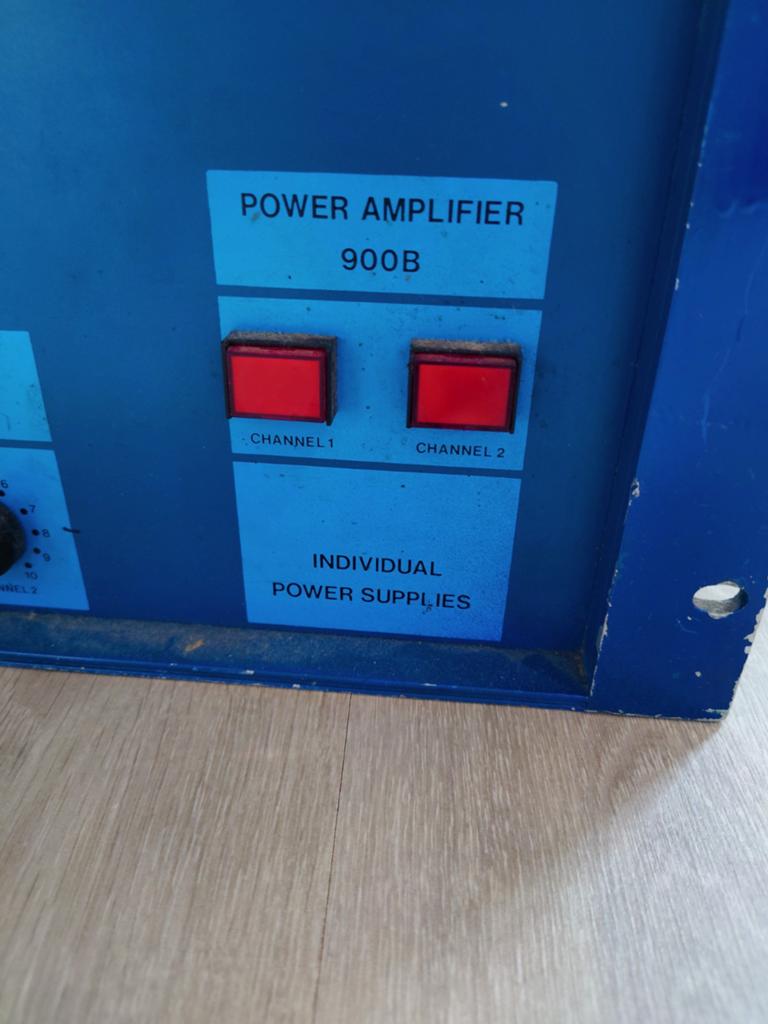 Stage Accompany Holland Professionele Eindversterker, Ophalen of Verzenden, Gebruikt, Minder dan 500 watt