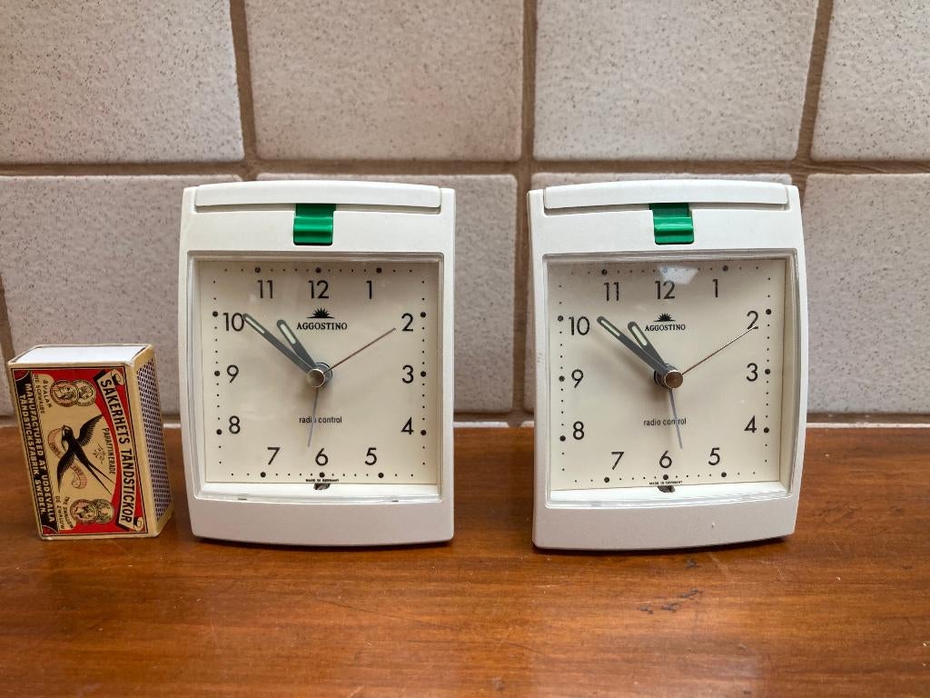 2 Aggostino radiogestuurde wekkertjes reiswekkertje wekker, Ophalen of Verzenden, Gebruikt, Analoog