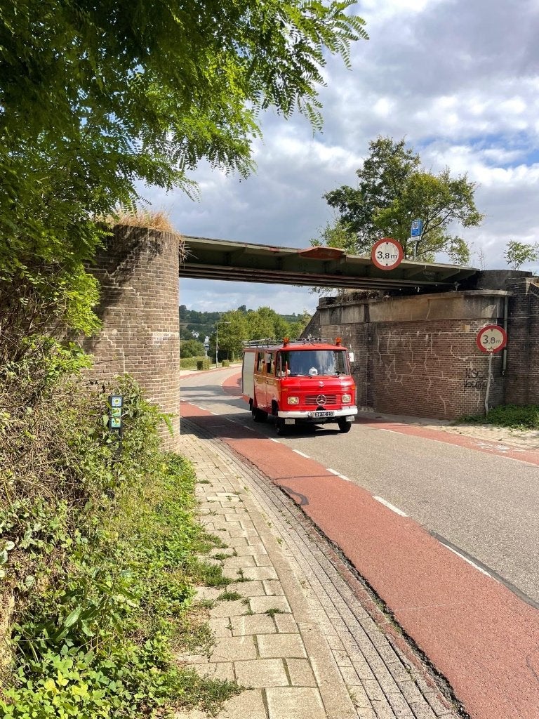 Mercedes T2 (Düdo) 409 camper brandweer, foto 3