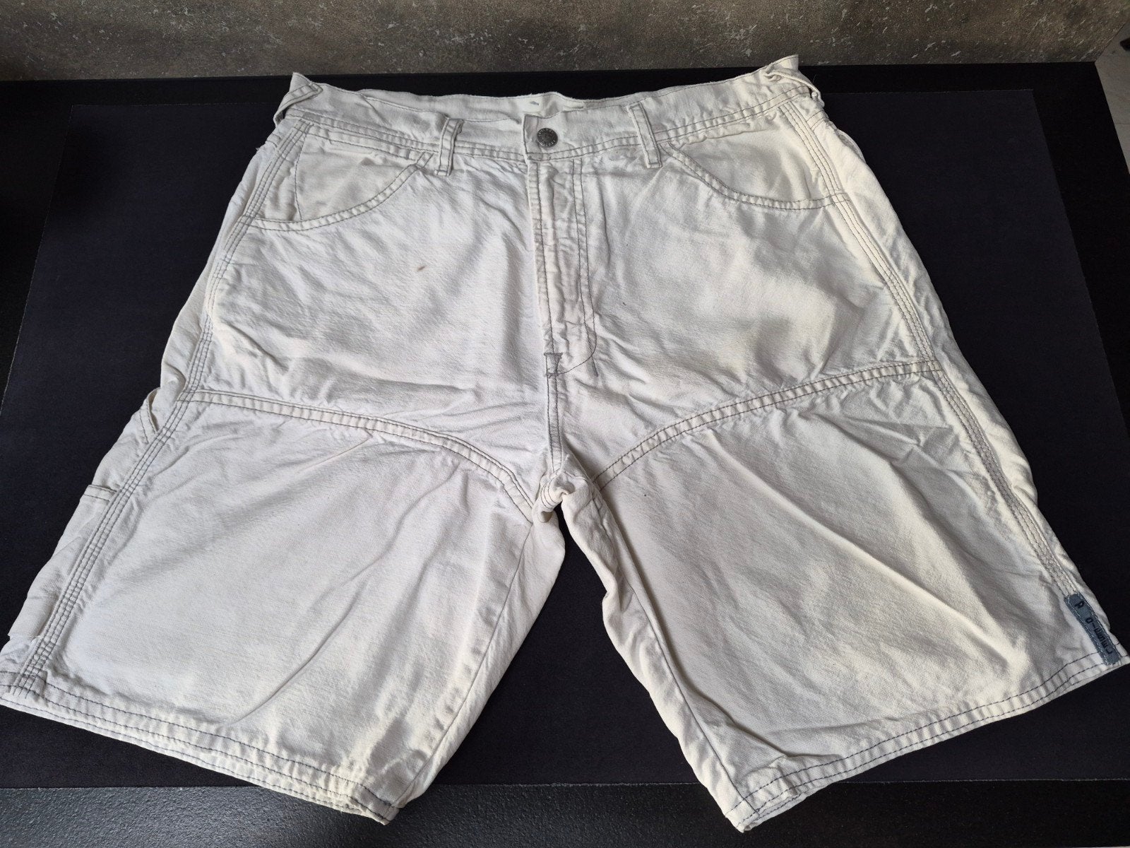Diesel korte broek, mt. L, wit, ZGAN, Diesel, Wit, Overige maten, Ophalen of Verzenden