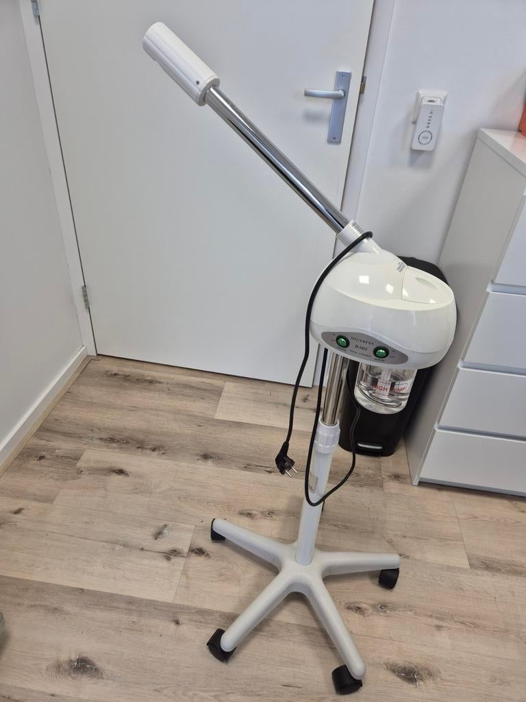 Vapozone: Professionele Gezichtsstomer met Ozonfunctie, Ophalen, Zo goed als nieuw