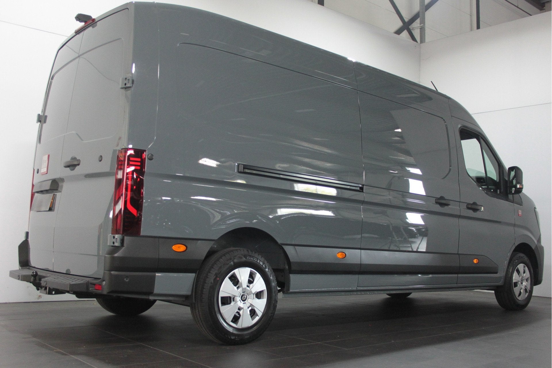 Renault Master T35 2.0 dCi 170 L3H2 Red Van - Camera / Carpl, Auto's, 1998 cc, Gebruikt, Euro 6, 4 cilinders