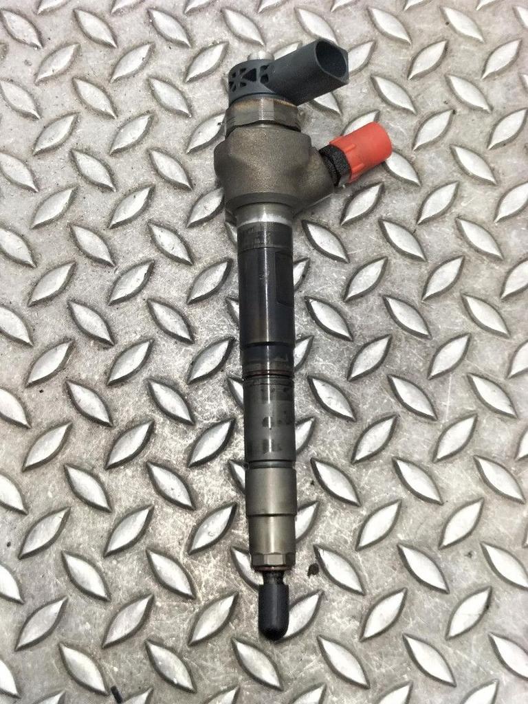 SKODA OCTAVIA BRANDSTOF INJECTOR / VERSTUIVER 04L130277G 201, Ophalen of Verzenden, Gebruikt, Stiba lid