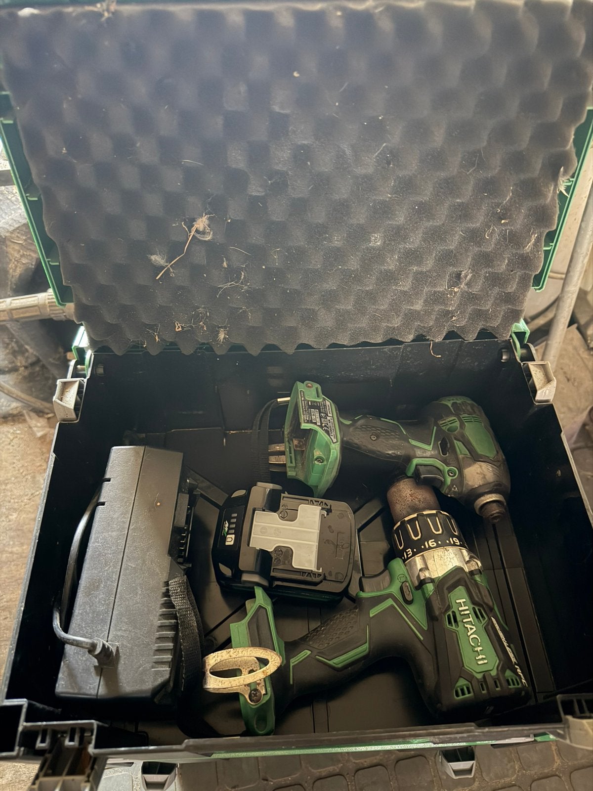Hikoki schroefboor en slagschroef met nieuwe accu in koffer, Doe-het-zelf en Verbouw, Gereedschap | Boormachines, Ophalen, Variabele snelheid
