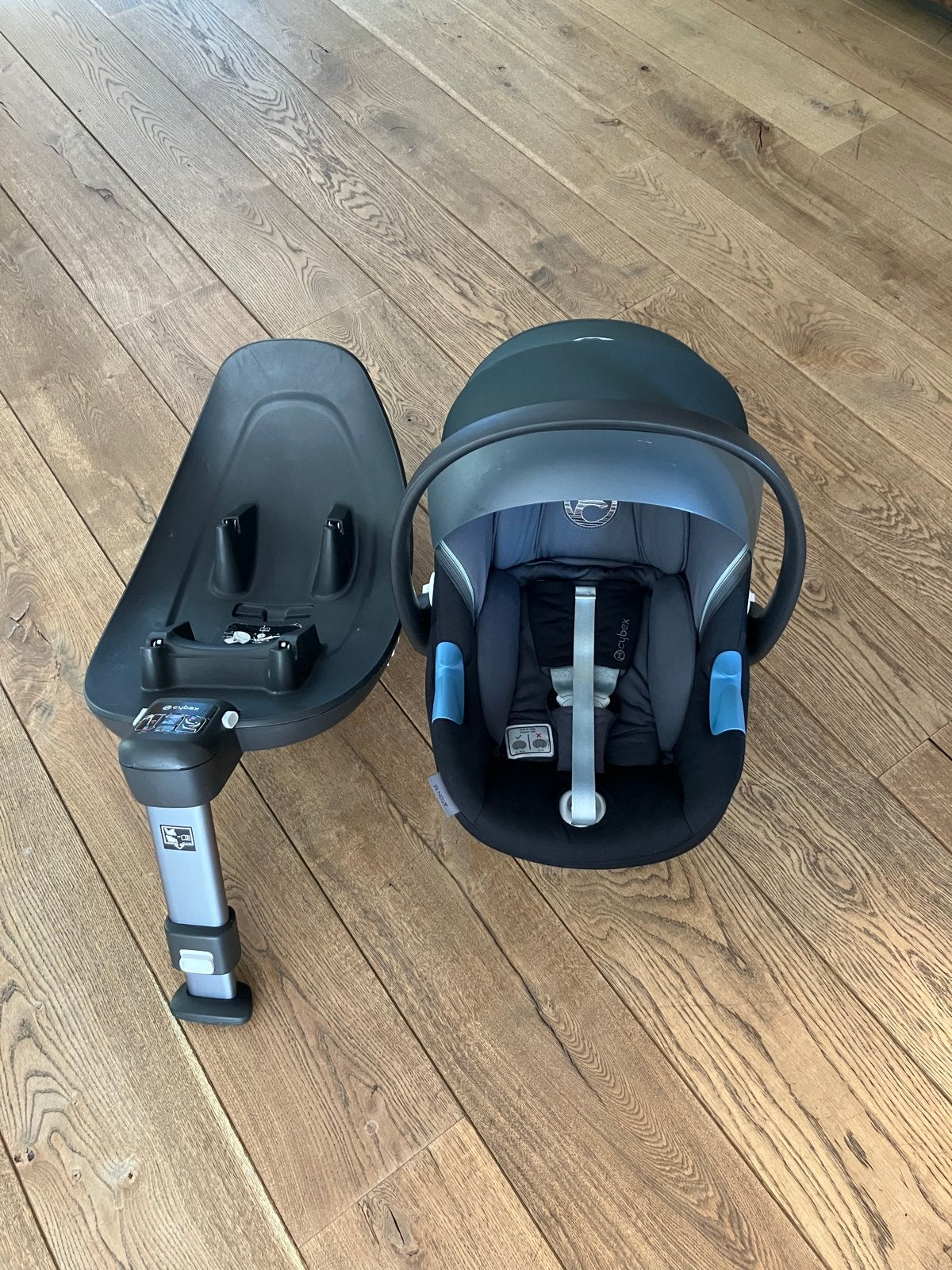 Cybex Aton M i-Size autostoel met base, Overige merken, Ophalen of Verzenden, Zo goed als nieuw, Isofix