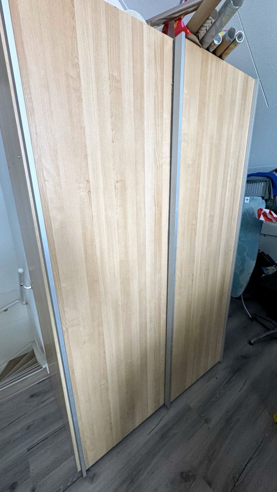 GRATIS Ikea Kledingkast met Schuifdeuren zsm ophalen, Ophalen, Met deur(en), Gebruikt, 100 tot 150 cm