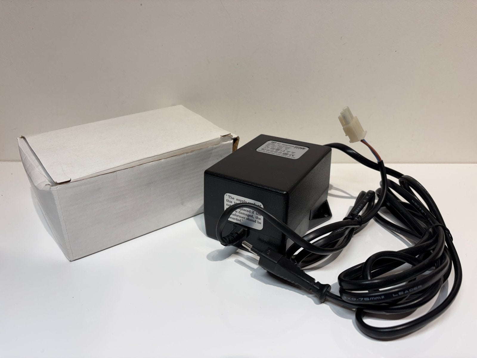 HUA JIA 12V 60VA AC Adaptor transformator, Overige merken, Transformator of Voeding, Gelijkstroom, Ophalen of Verzenden