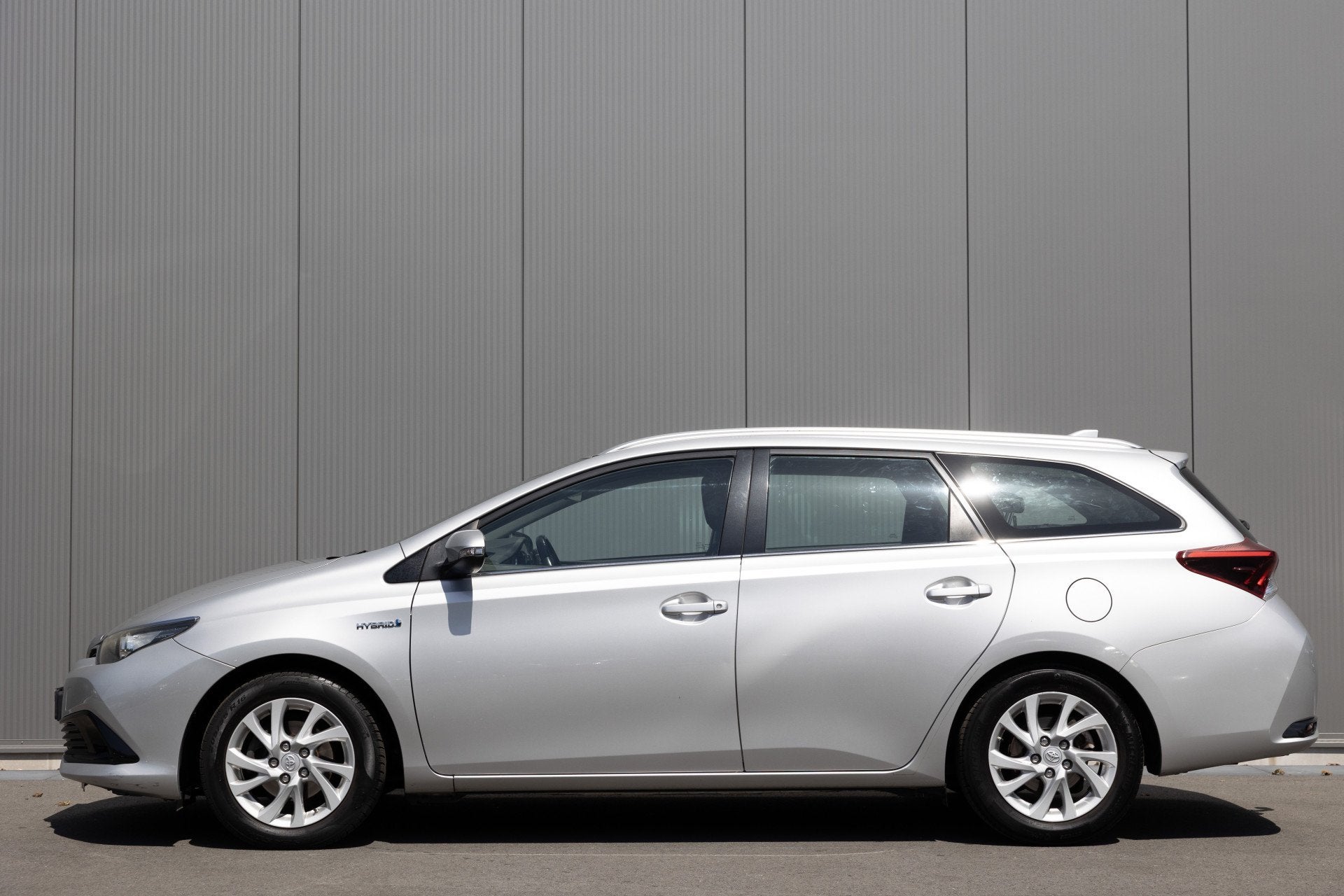 Toyota Auris 1.8 Hybrid Dynamic | CAMERA | TREKHAAK |, Gebruikt, Hybride Elektrisch/Benzine, 81 pk, Te koop