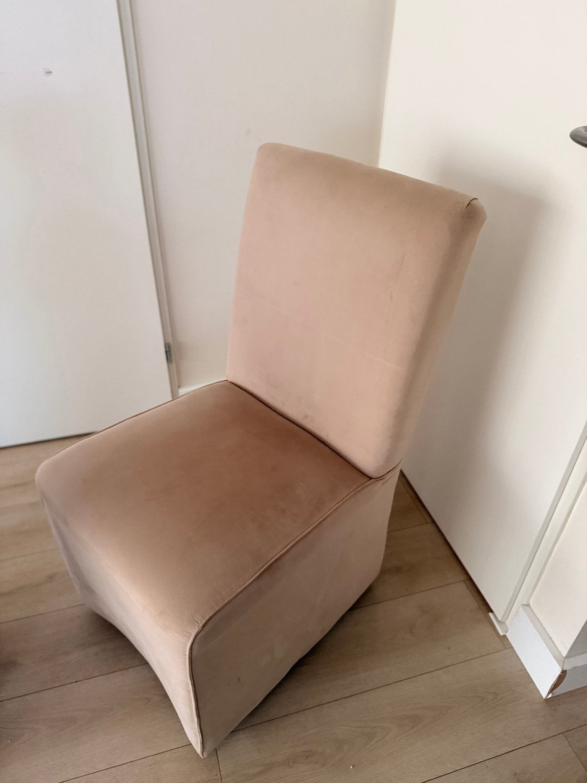 Comfortabele beige eetkamerstoel + twee eetkamer stoelen, Ophalen, Gebruikt, Overige kleuren, Eén