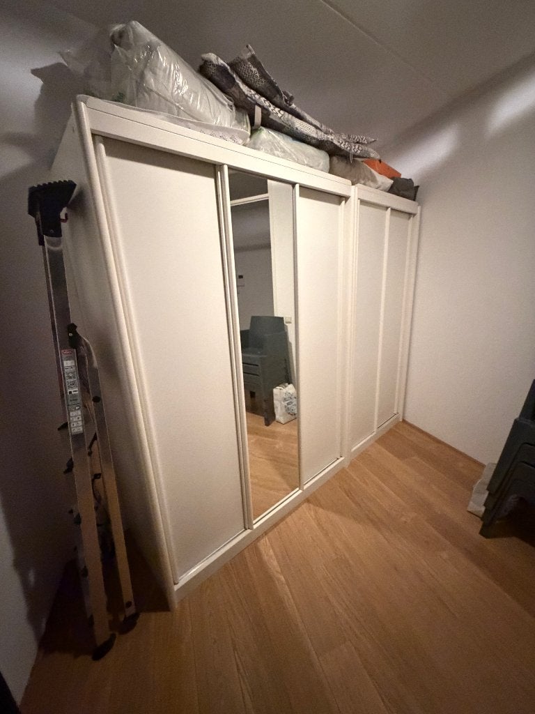Slaapkamerkast 2 stuks, Huis en Inrichting, Ophalen, Met deur(en), Gebruikt, 100 tot 150 cm