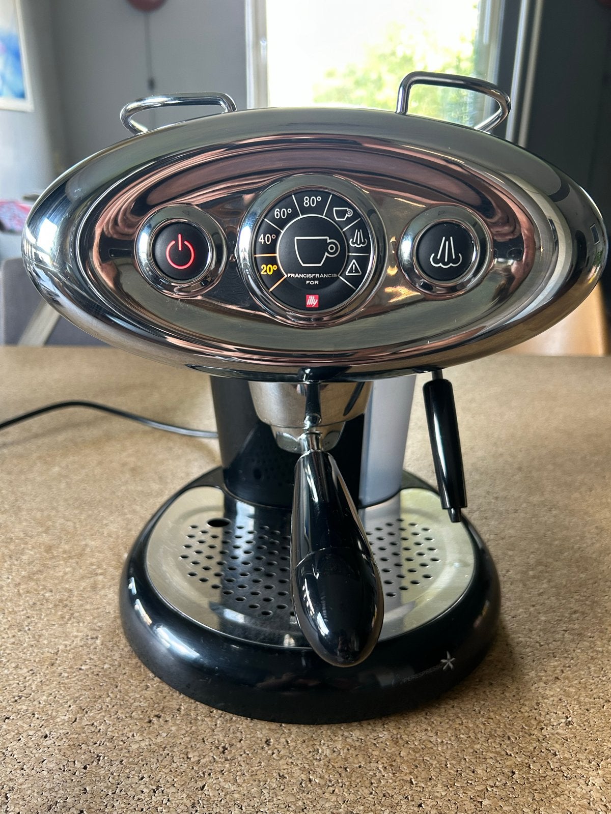 Illy FrancisFrancis X7.1 Iperespresso Espressomachine, Ophalen, Espresso apparaat, Zo goed als nieuw, 1 kopje