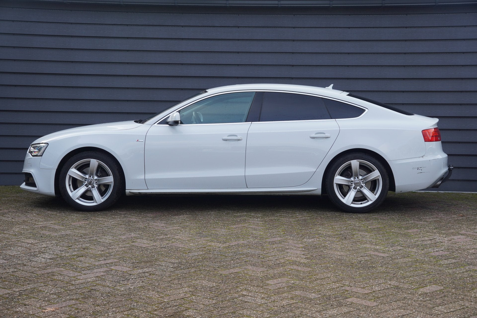 Audi A5 Sportback 1.8 TFSI Adrenalin - TREKHAAK - AUTOMAAT -, 145 pk, Stof, Gebruikt, 4 cilinders